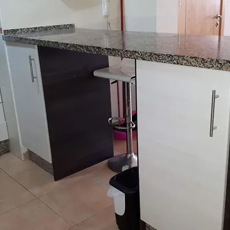 With 2 Bedrooms In - 100 M From The Appartamento Fuengirola